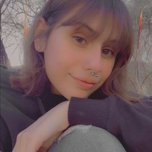 Meet your Posher, Elaina